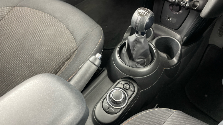 MINI Hatchback 1.5 Cooper Classic 5dr Petrol Hatchback